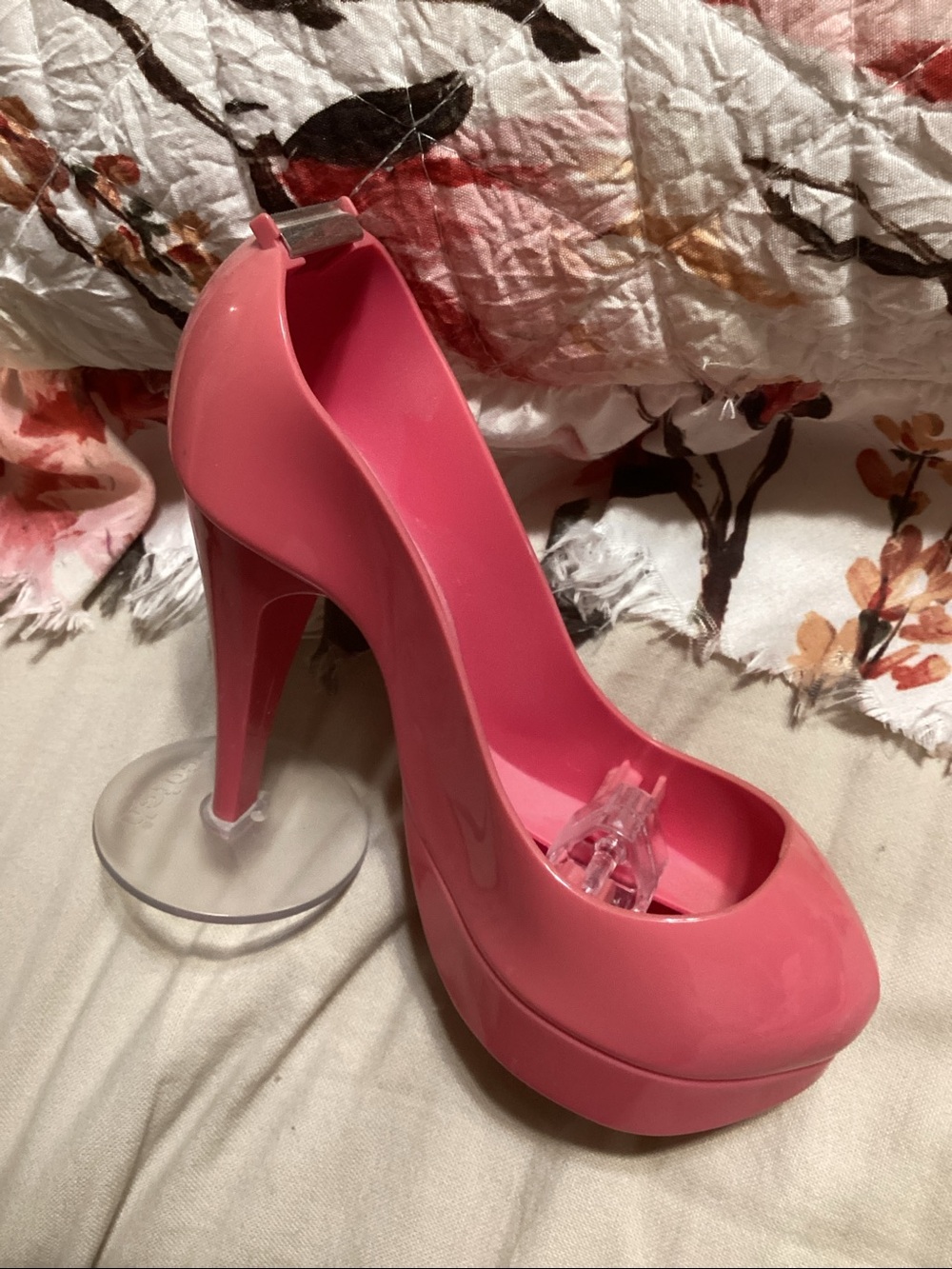 Pink tape dispenser - Picture 2 of 3